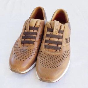 KIZIK Leather Hands-Free Slip-on shoes - Men's 7; Women's 8 - minor wear